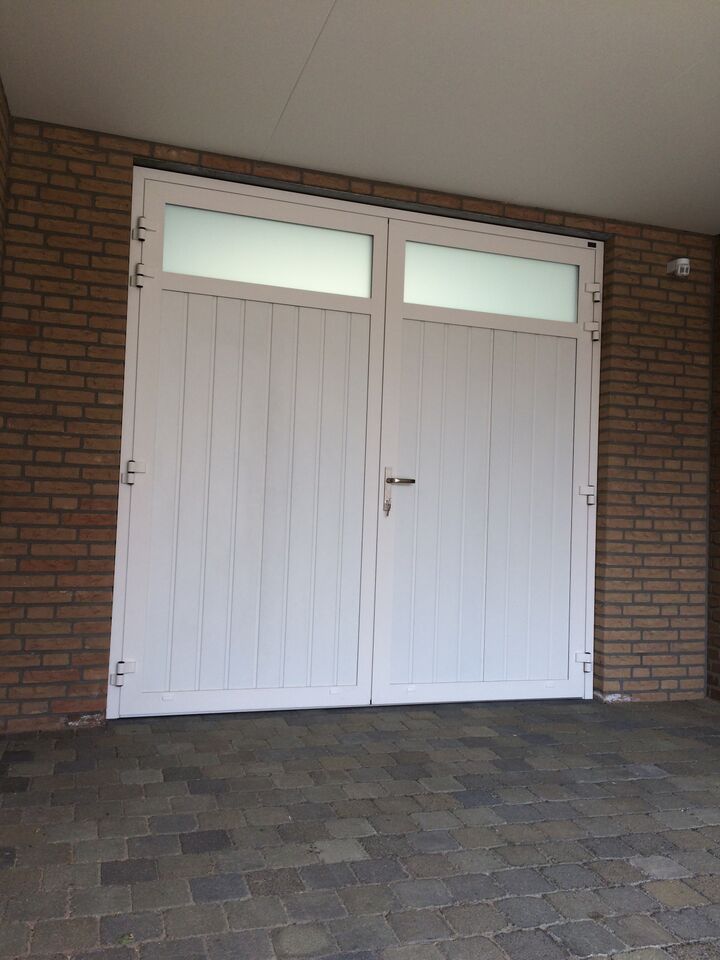 2x openslaande garagedeuren Geleen Different Doors